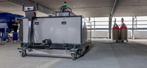 The automated arc spraying unit was used extensively in the multi-storey car park in Melsungen, enabling faster implementation, a higher area output and a more homogeneous zinc coating. 