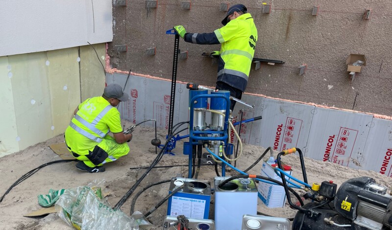 Precise injection process reinforcing the foundation with MC-Montan Injekt LE-S at a project in Latvia.