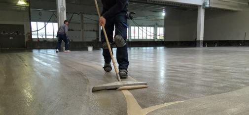 View inside the new production facility of Resch & Frisch, one of Austria’s biggest bakers and bakery chains. Resch & Frisch opted for a floor coating with MC-DUR TopSpeed, as construction began in winter and the residual moisture of the screeds was too high to provide them with standard EP or PU coatings.