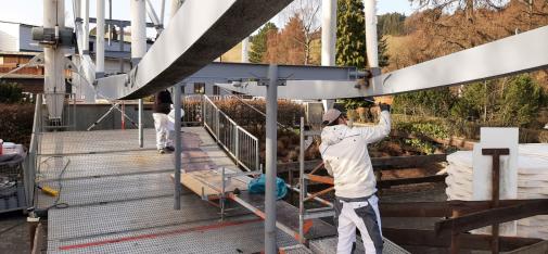 MC-DUR TopSpeed being applied to the steel of the Ferris wheel.