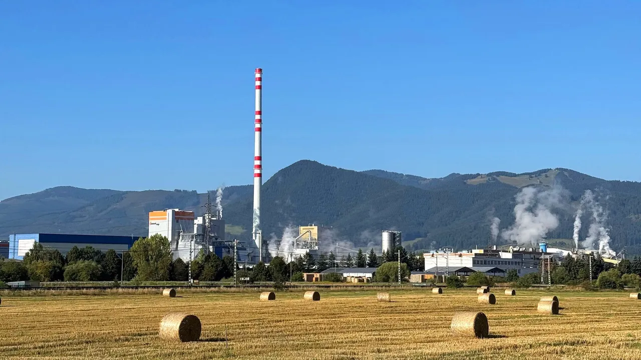 Industrial idyll: after 20 years, the chimney in Ružomberok got a new look.