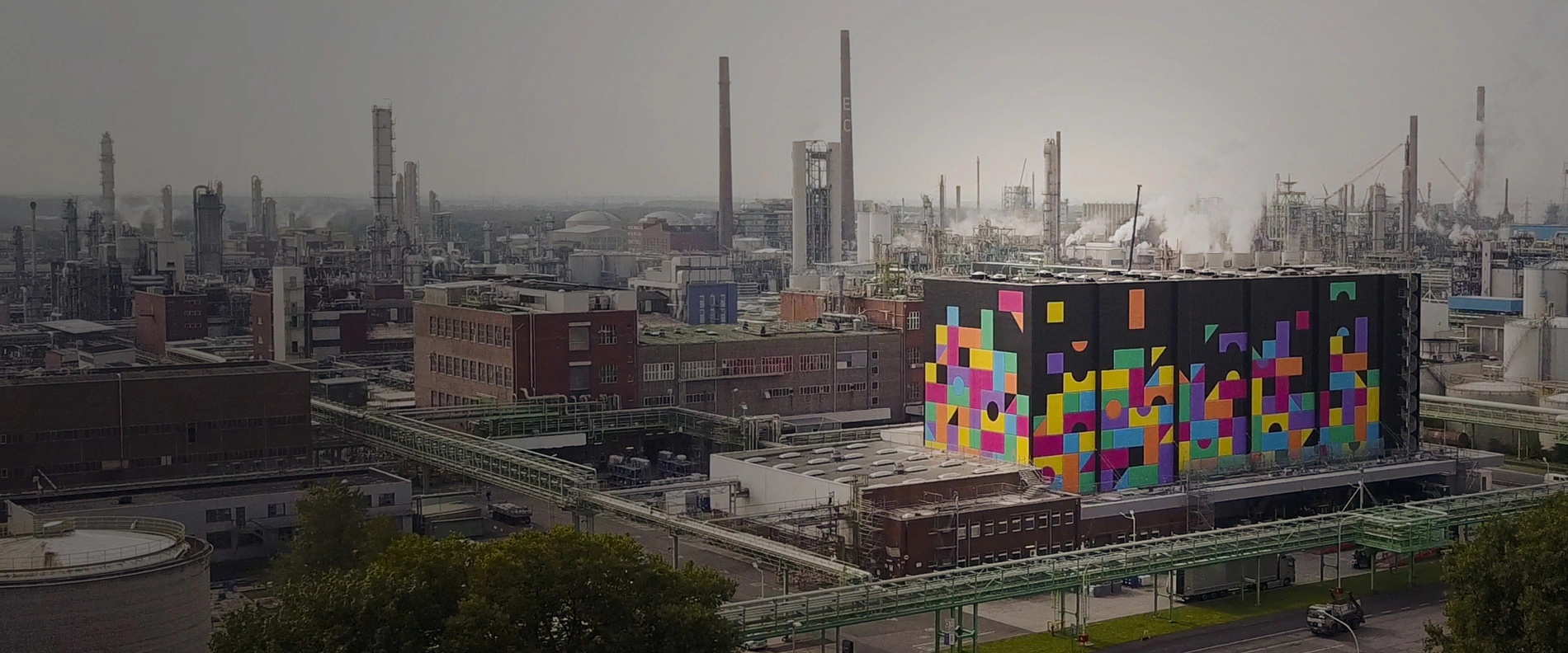 Colourful surface protection from MC for a high-bay warehouse of Covestro