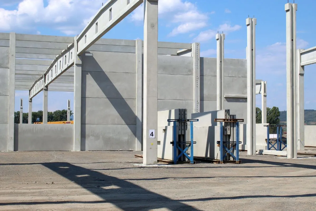 MC's expertise covers columns, beams, girders, purlins and trusses, as well as walls and foundation beams.