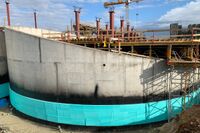 The waterproofing of the up to 10 m high walls had to be performed in stages.