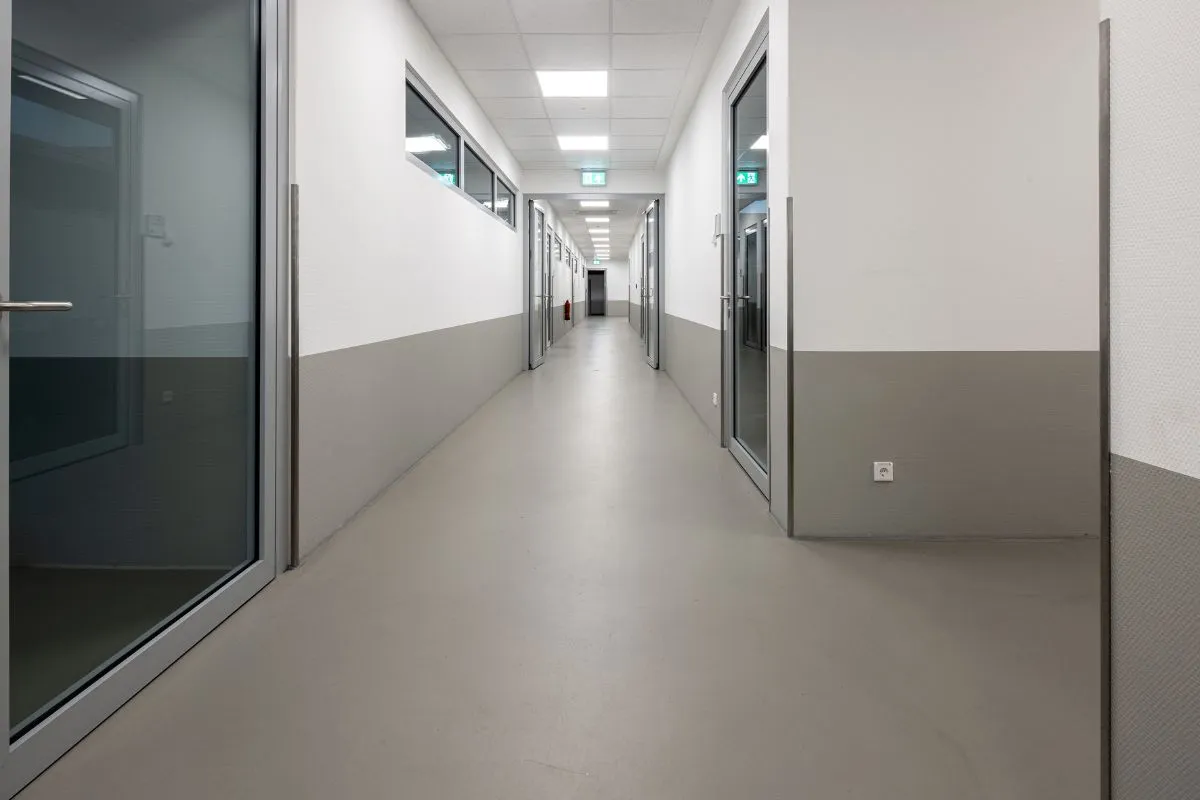 Highly wear-resistant epoxy resin-based coatings were used in the corridors.