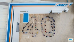 Drone photo: At the end of the family day, all guests lined up on the outdoor area in the shape of the number 