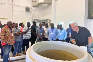 The Ghanaian experts viewed practical demonstrations such as the reinforcement of structures and components with carbon fibre reinforced plastics (CRFP) products.