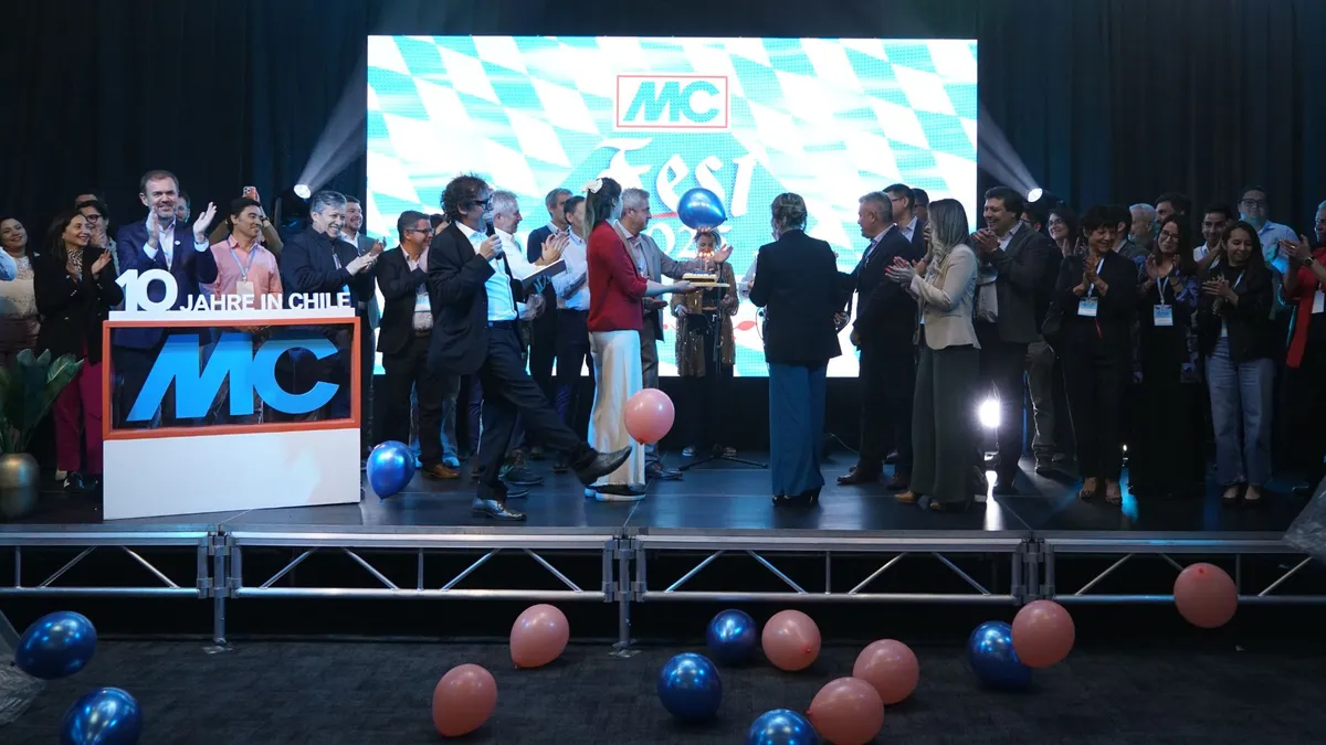 The International unity and spirit were celebrated together at this evening