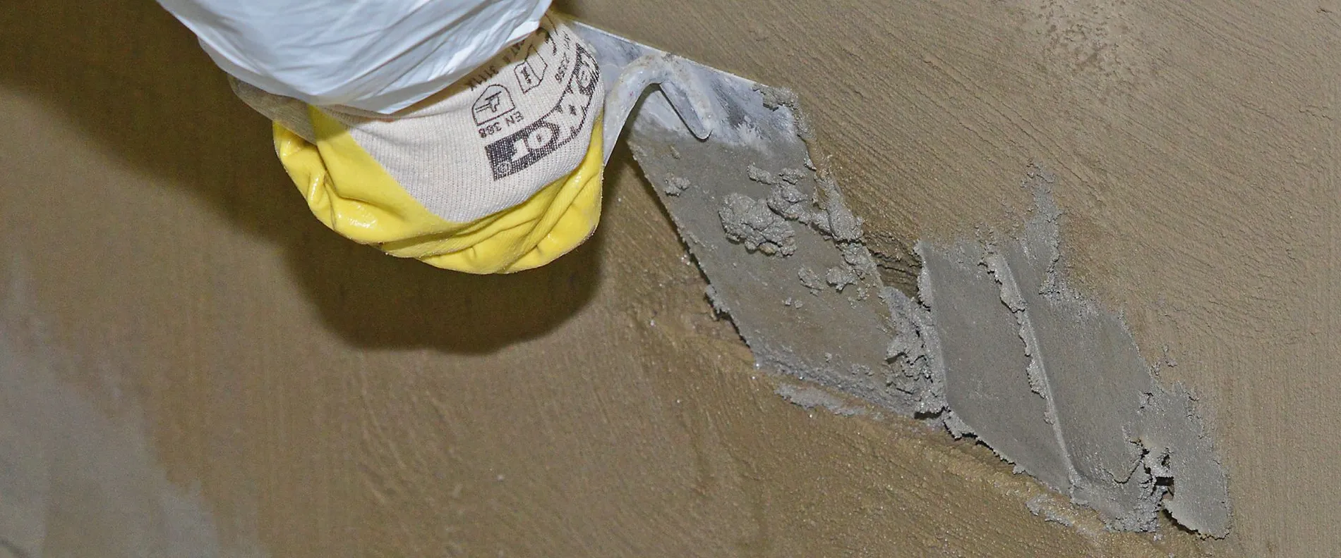 An excavation is repaired with Nafufill RM 10 rapid.