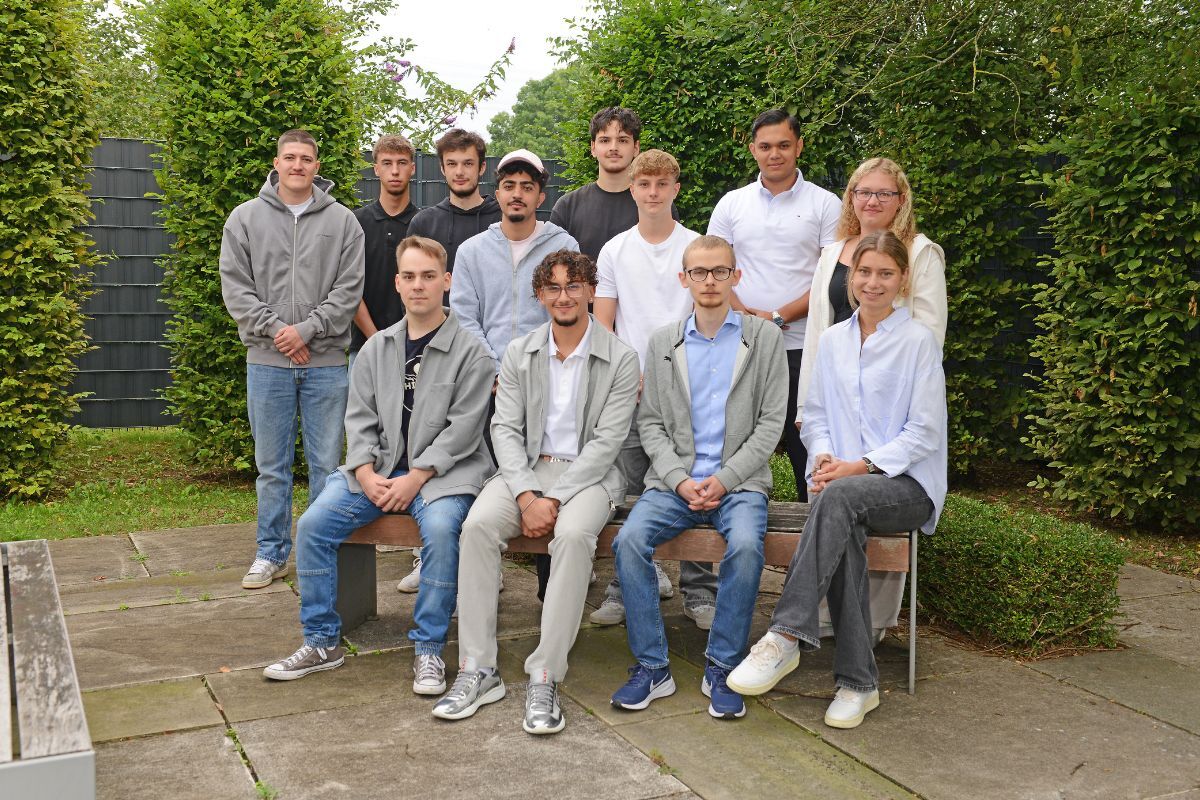 Group photo of the new apprentices