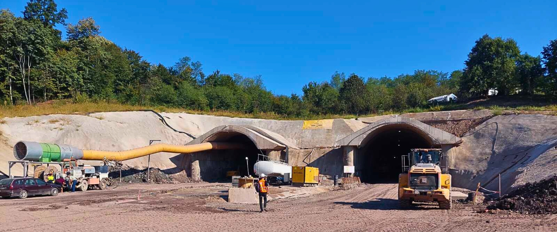 View of the tunnel entrances of the two tunnels Putnikovo Brdo 1 and 2