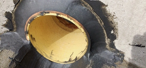 Once mixed, Konudur Flexfit can be easily applied – even overhead – with a float, trowel or putty knife, with no unpleasant odours to cause a nuisance.  