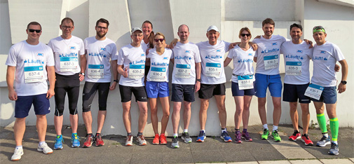 MC team spirit: The group photo was taken before the start of the marathon in front of the Musiktheater in Gelsenkirchen near by the start-finish area.