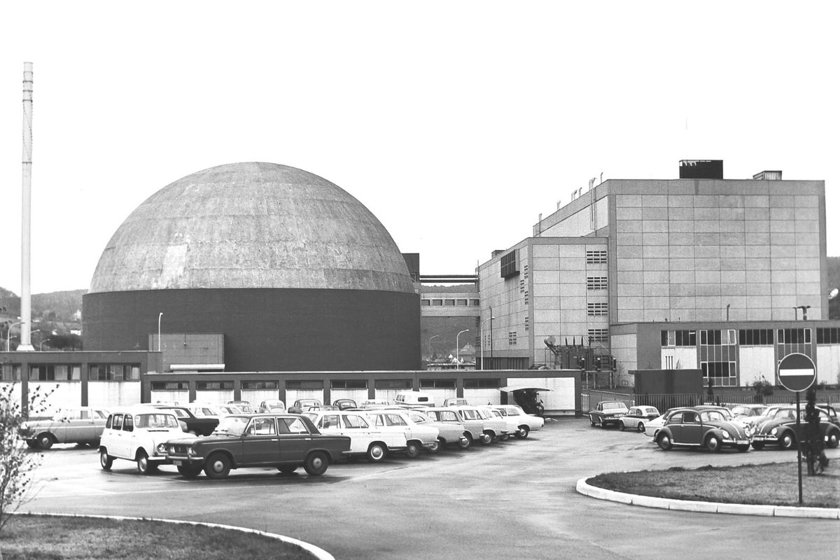 The Obrigheim nuclear power plant went live in September 1968, with its dome having been sealed with MC’s NAFU system. This photo was taken before application of the coating. The NPP was eventually shut down in 2005.