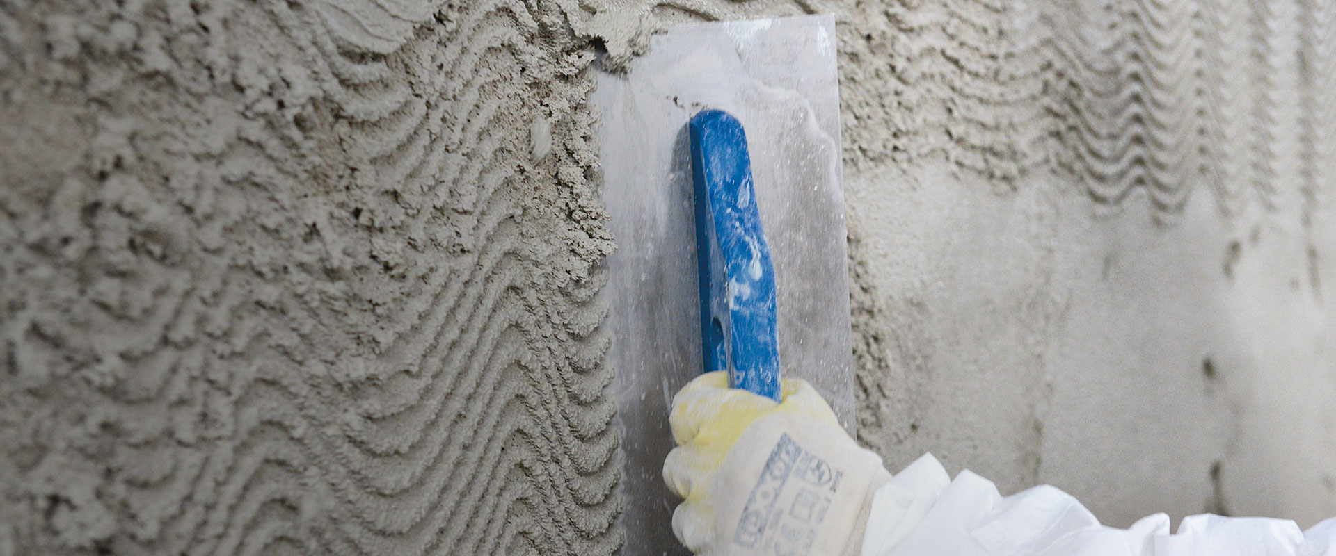 MC-Bauchemie's new Elegant MRP moisture regulating plaster and render is suitable for low-salt-laden and damp masonry up to a mois-ture penetration level of 95%.