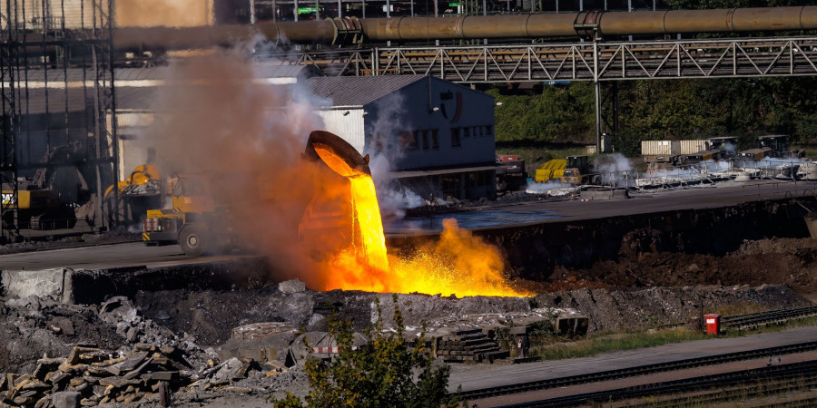 Processing of hot steelworks slag