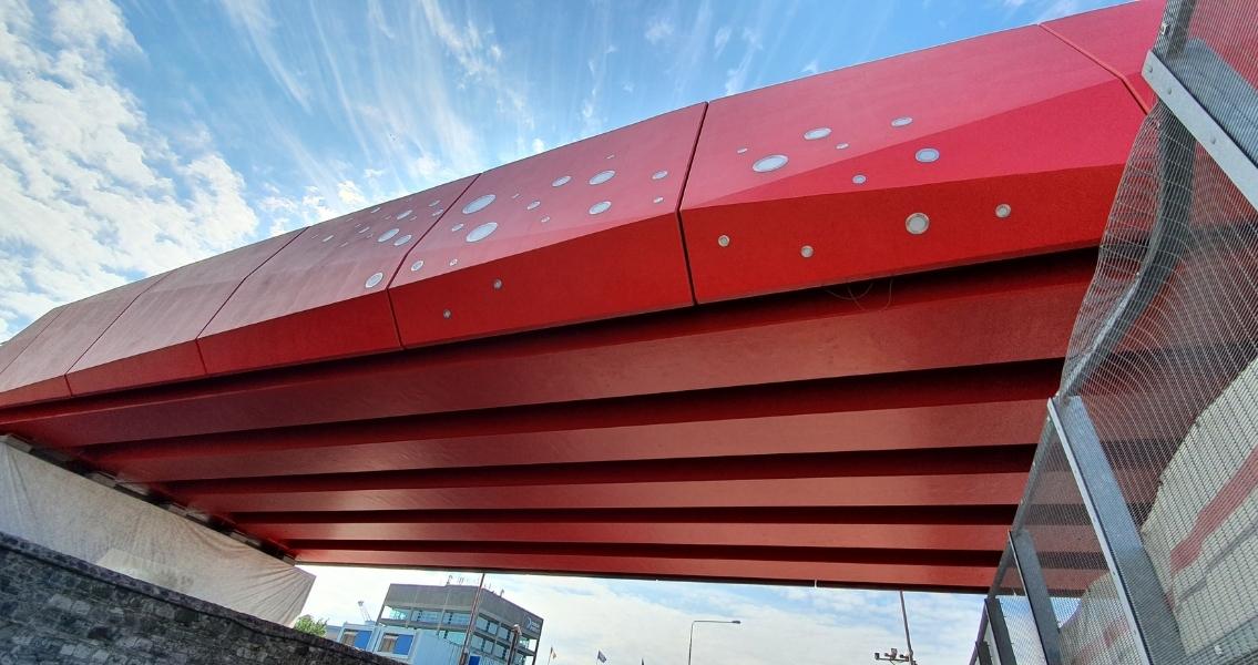 The highly flexible surface protection system MC-Color Flex pro was used to provide the bridge with permanent protection while ensuring that the aesthetic effect of the structure is maintained for years to come.
