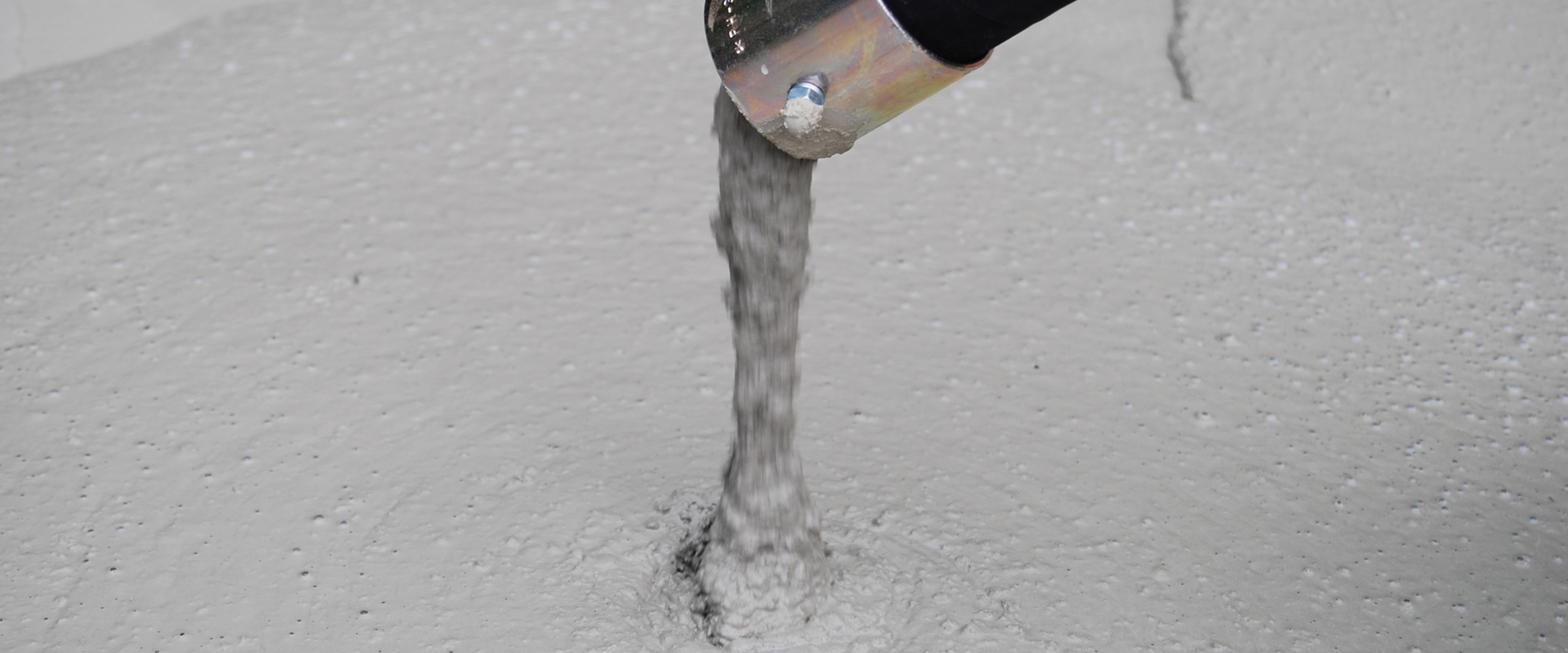 New grouting mortars Emcekrete 70 F and Emcekrete 100 F MCBauchemie